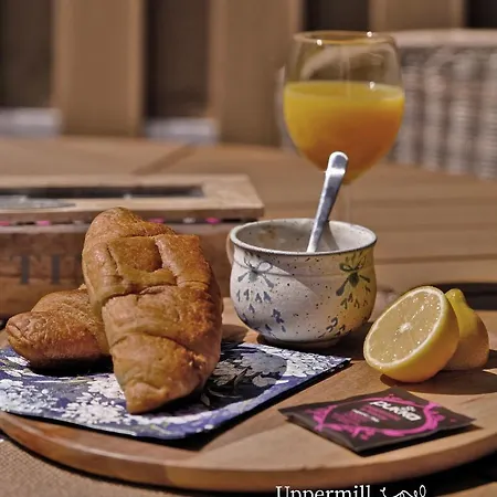 Uppermill #3 Apartman