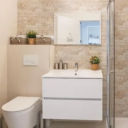 Uppermill #3 Apartament *