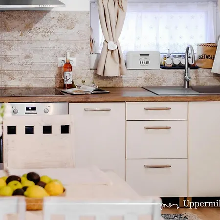 Uppermill #3 Appartement