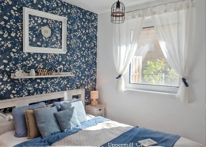 Uppermill #3 아파트 페치