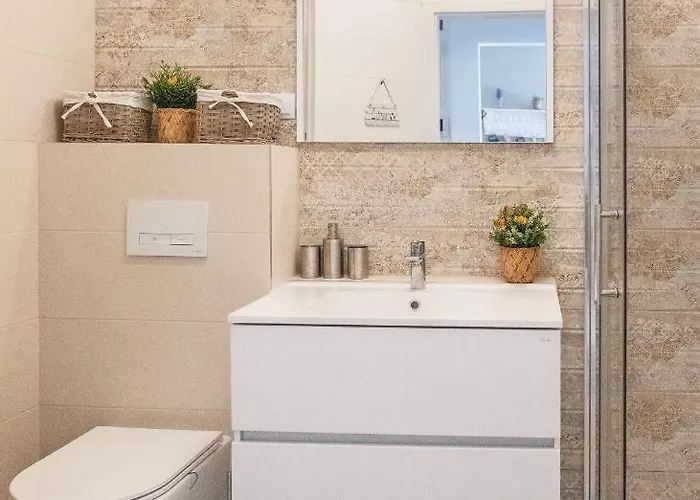 Uppermill #3 아파트 *